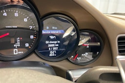 ruskea (beige) Porsche 911 2013 kuva 22.