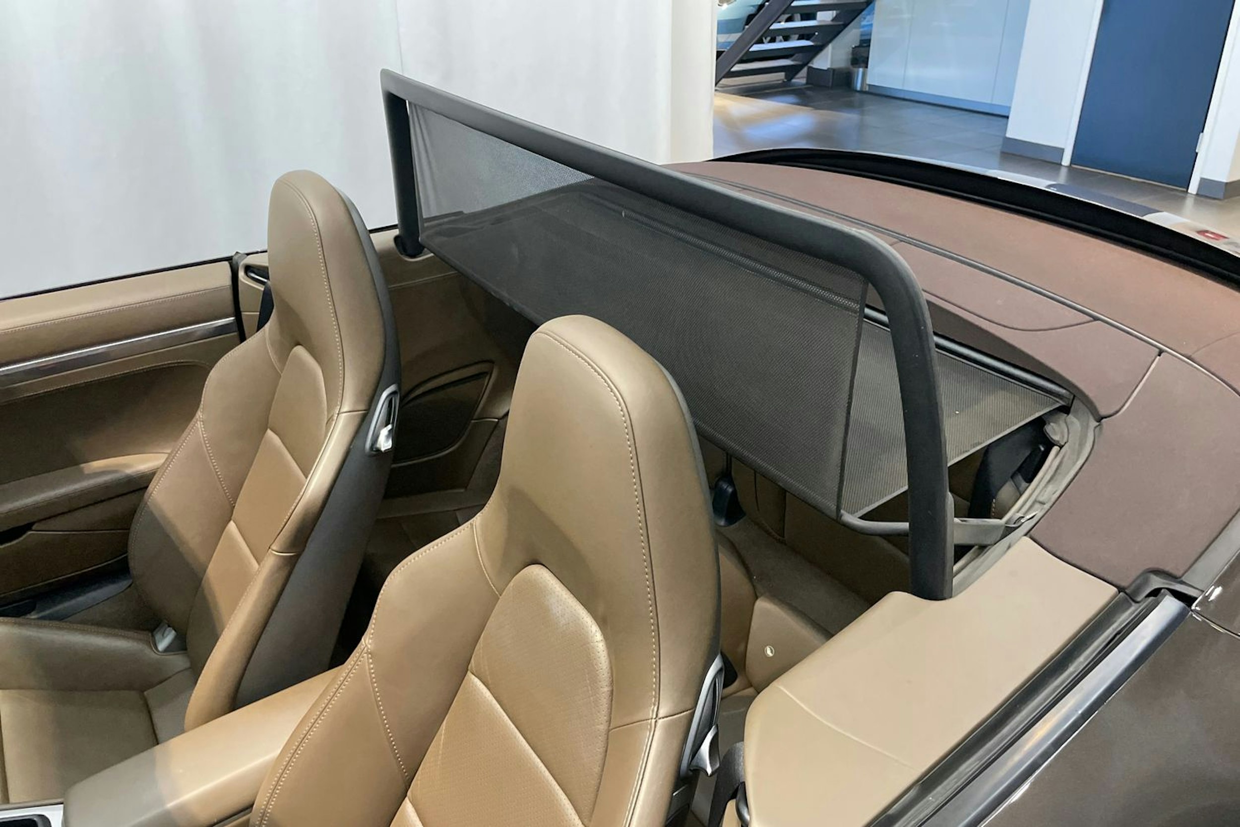 ruskea (beige) Porsche 911 2013 kuva 23.