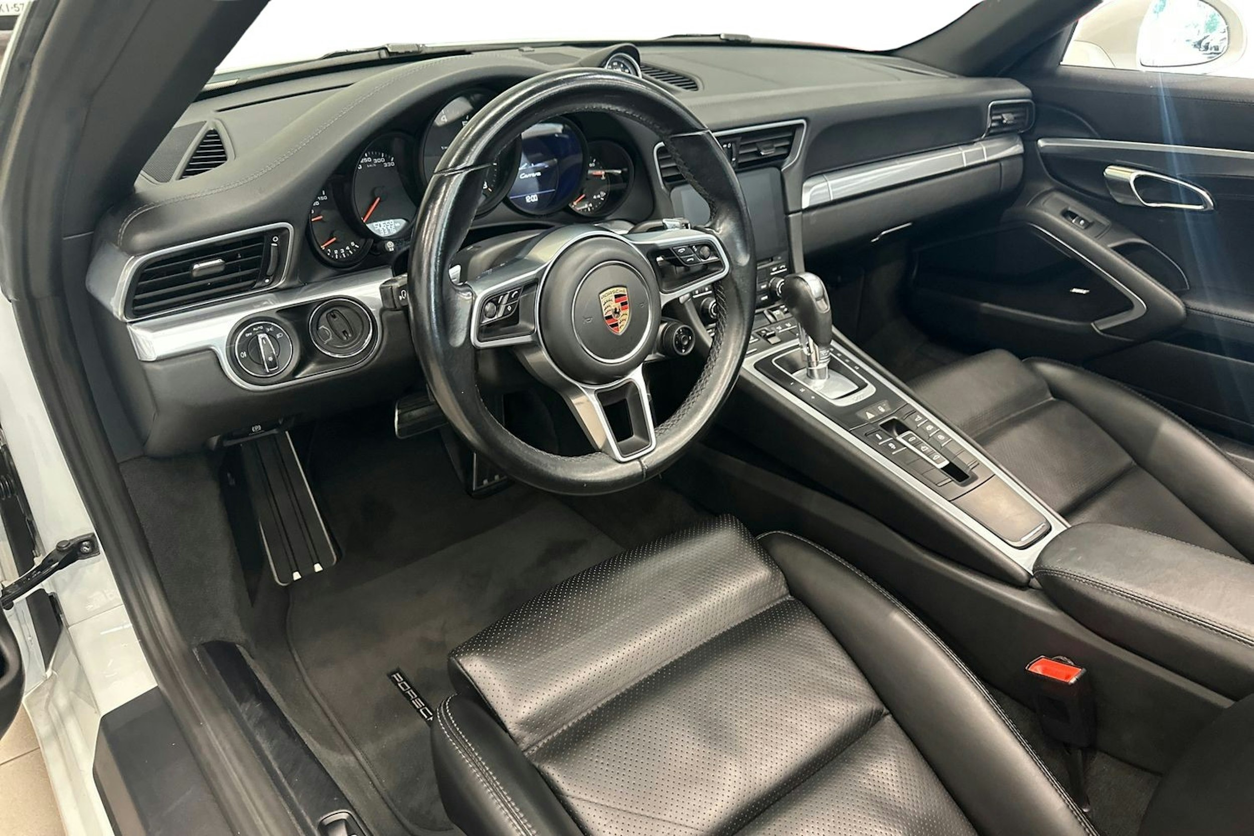 valkoinen Porsche 911 2017 kuva 6.