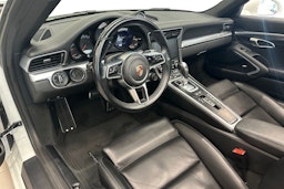valkoinen Porsche 911 2017 kuva 6.