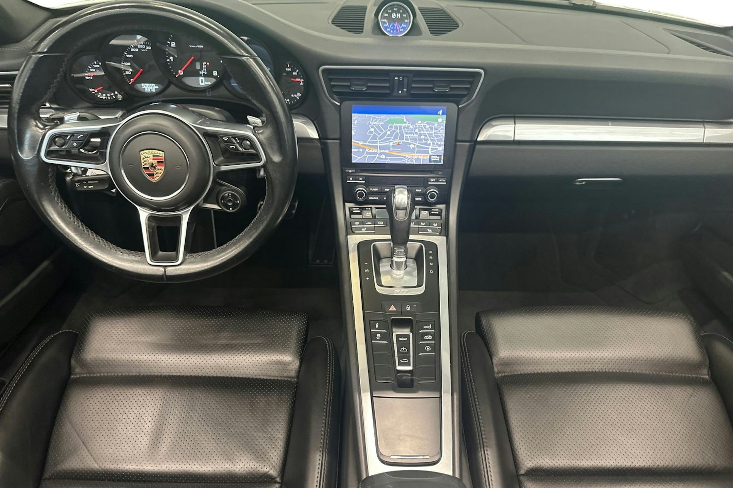 valkoinen Porsche 911 2017 kuva 7.