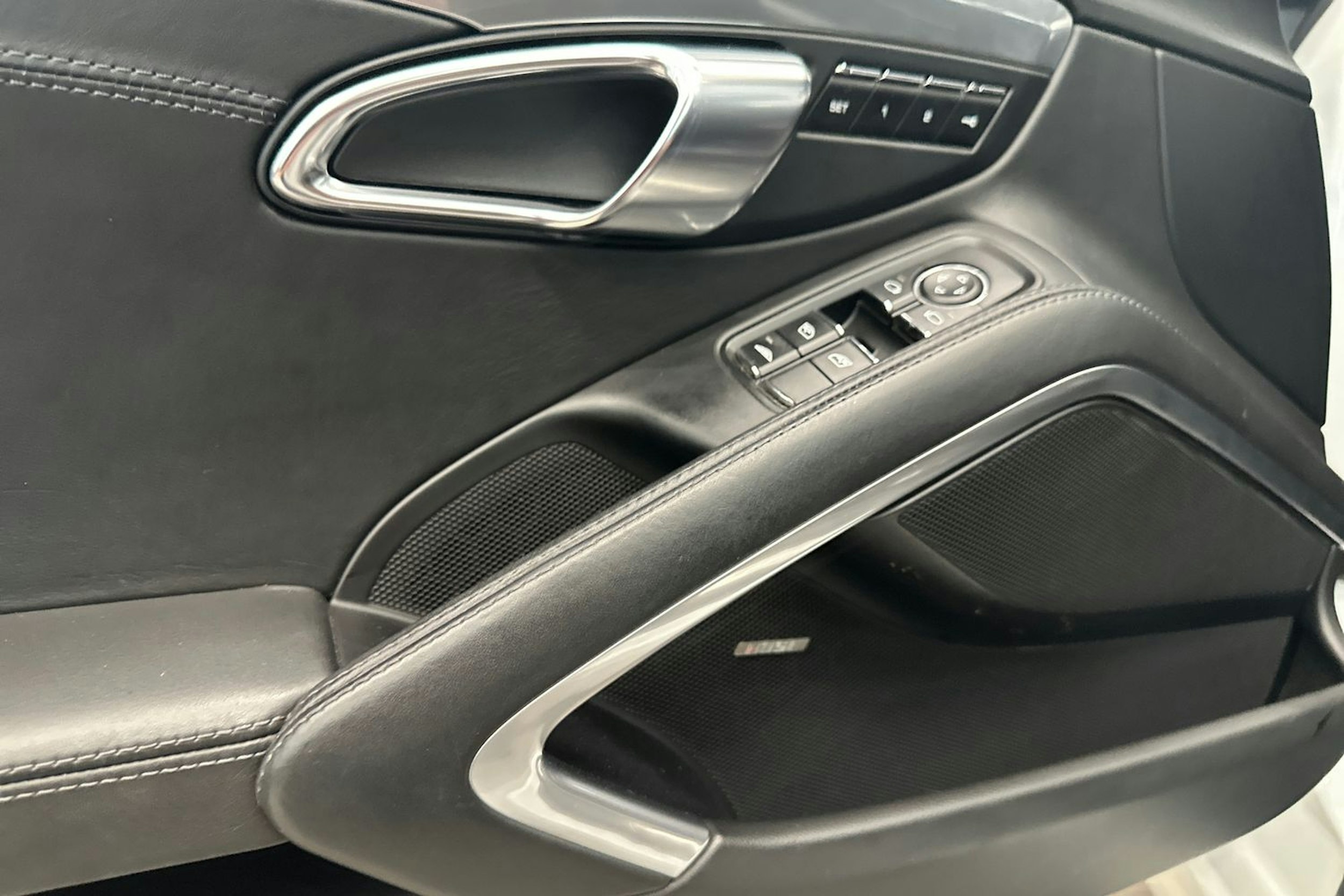 valkoinen Porsche 911 2017 kuva 13.