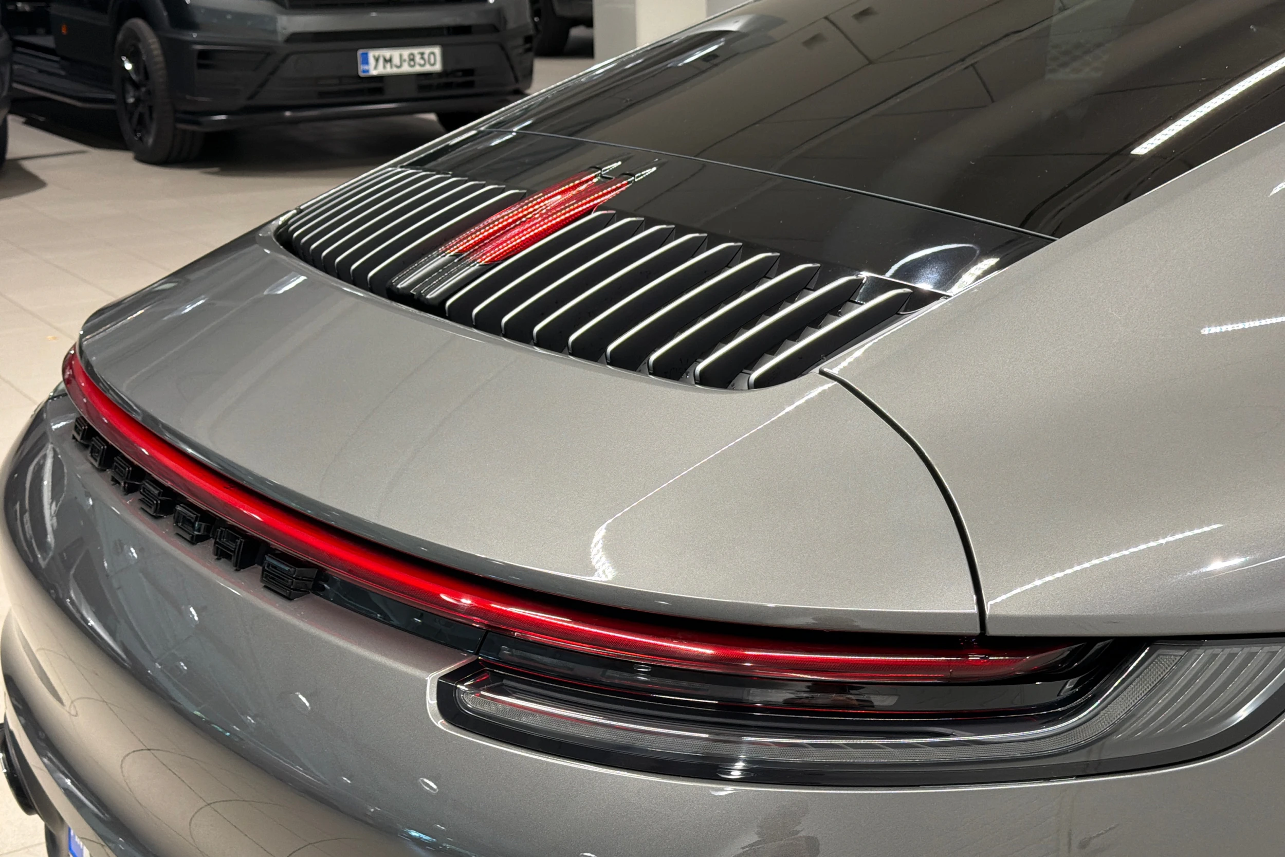 harmaa Porsche 911 2019 kuva 10.