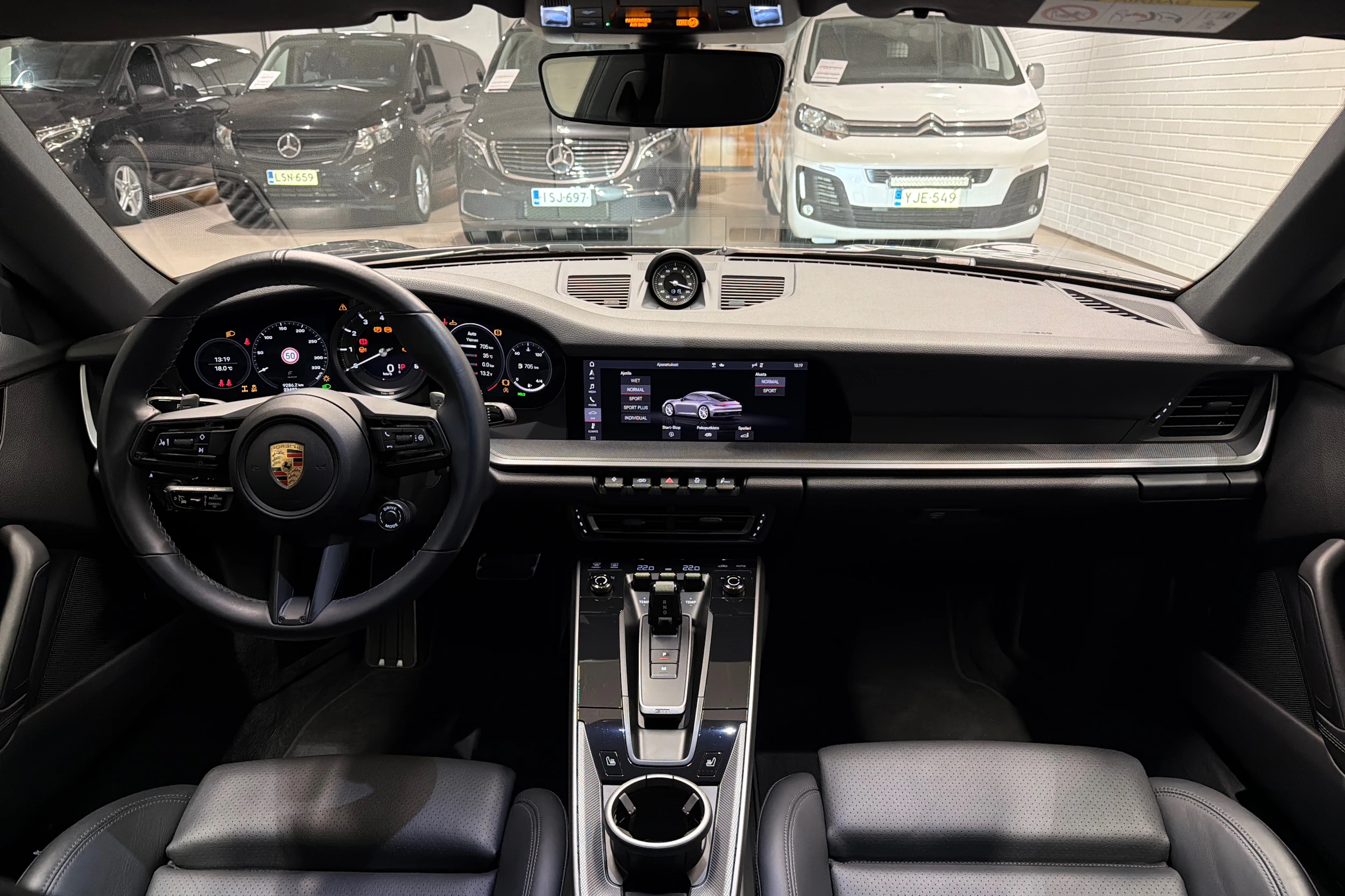 harmaa Porsche 911 2019 kuva 11.