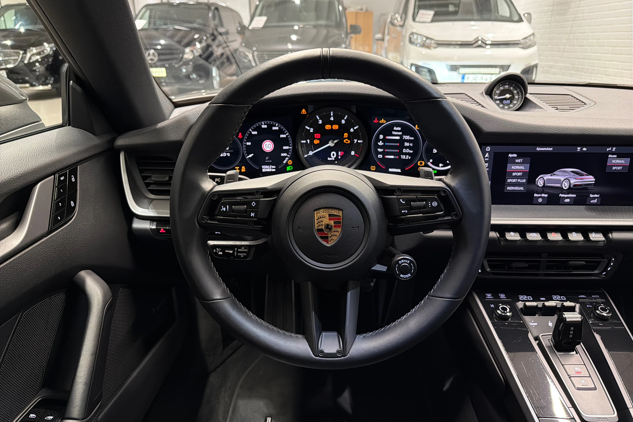 harmaa Porsche 911 2019 kuva 16.