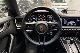 harmaa Porsche 911 2019 kuva 16.