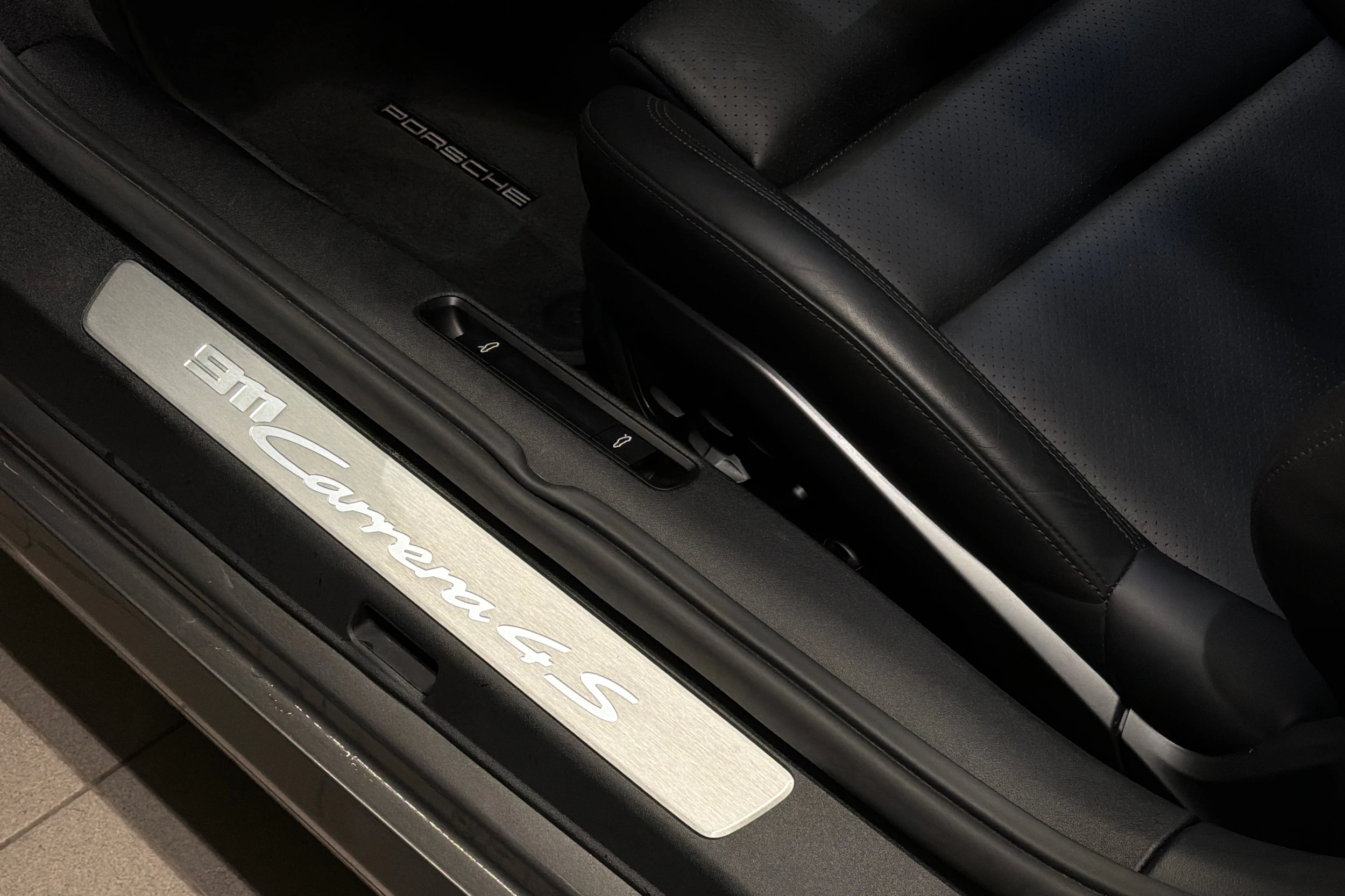 harmaa Porsche 911 2019 kuva 21.