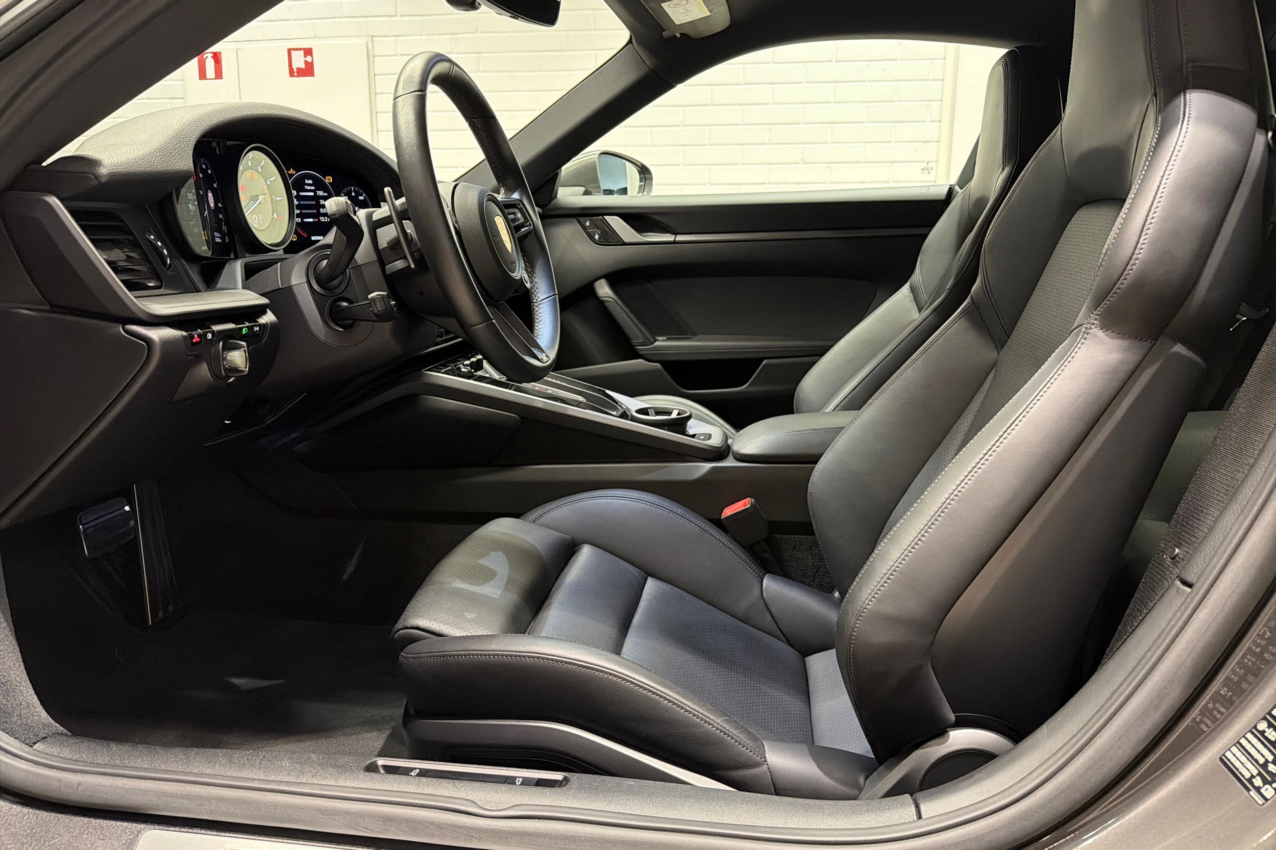 harmaa Porsche 911 2019 kuva 22.