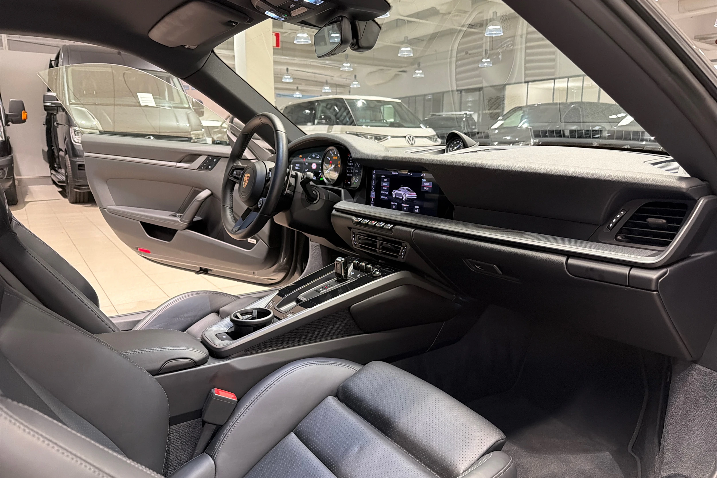 harmaa Porsche 911 2019 kuva 25.