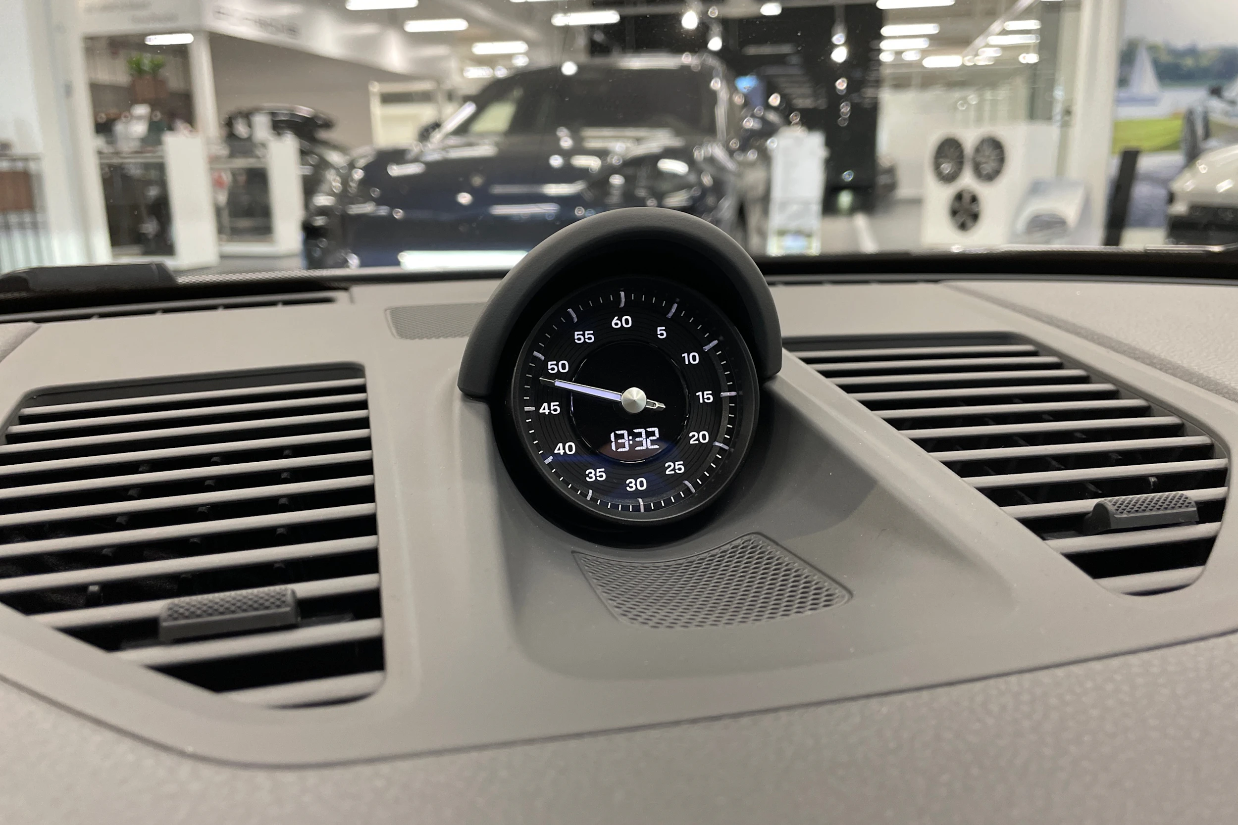 harmaa Porsche 911 2019 kuva 11.