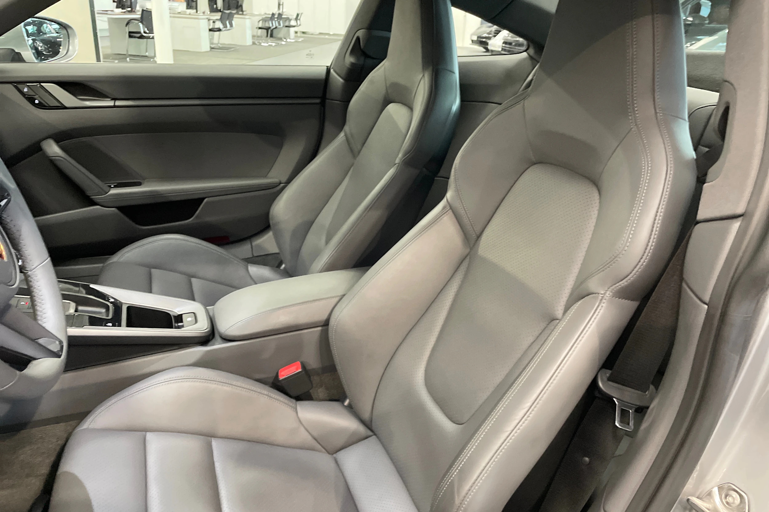 harmaa Porsche 911 2019 kuva 14.