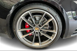 Musta Porsche 911 2019 kuva 9.