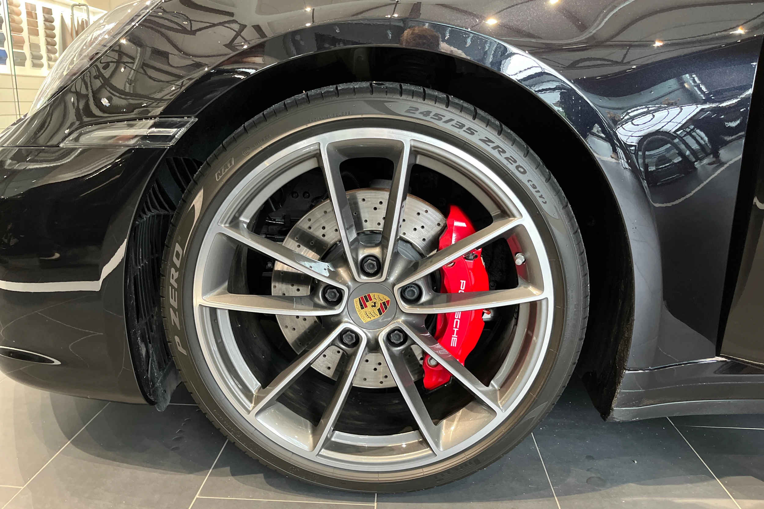 Musta Porsche 911 2019 kuva 10.