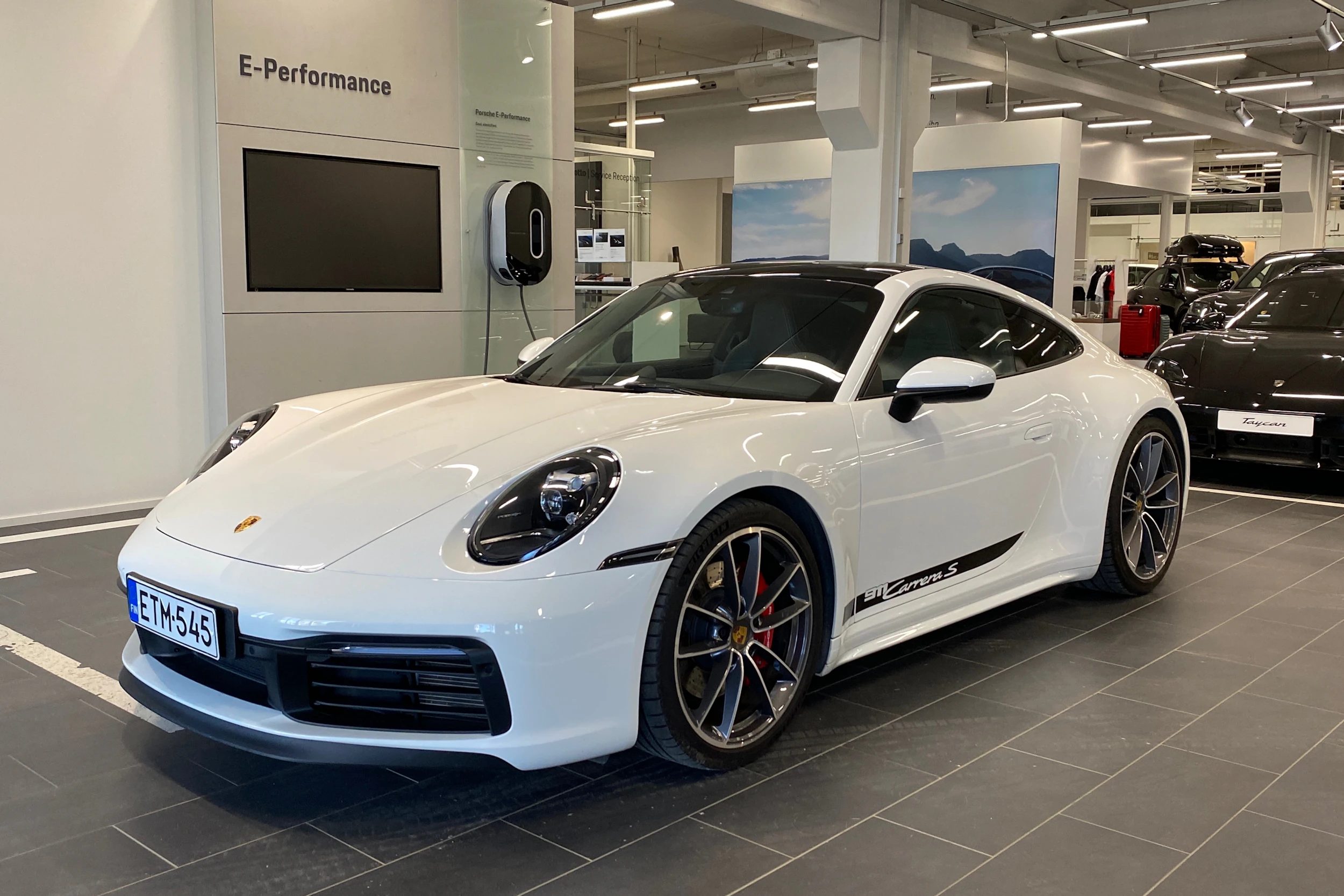 valkoinen Porsche 911 2020 kuva 11.