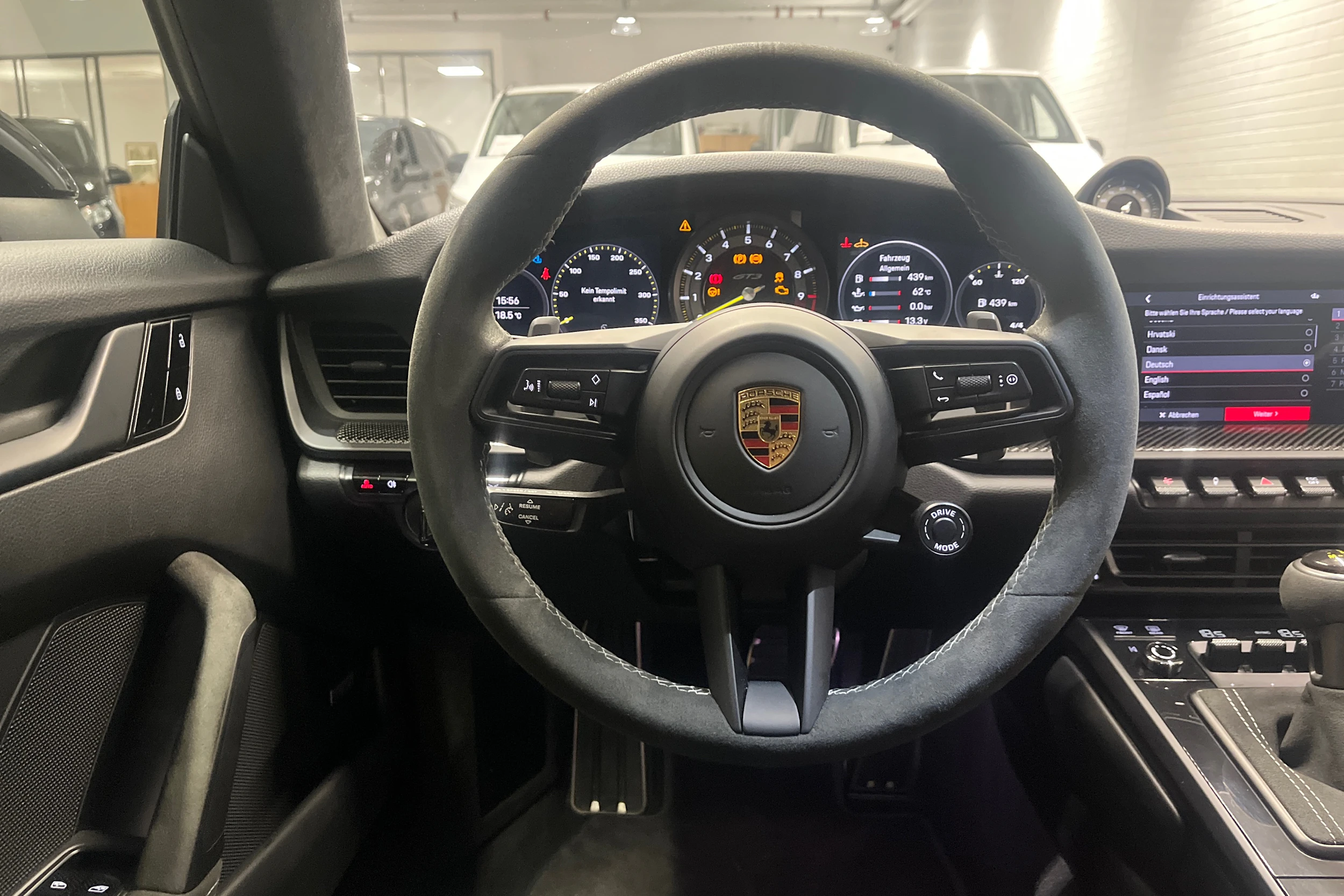 musta Porsche 911 2021 kuva 8.