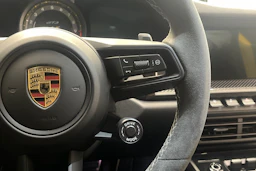 musta Porsche 911 2021 kuva 10.
