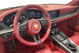 Valkoinen Porsche 911 2021 kuva 6.