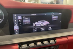 Valkoinen Porsche 911 2021 kuva 12.