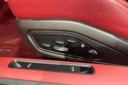 Valkoinen Porsche 911 2021 kuva 16.