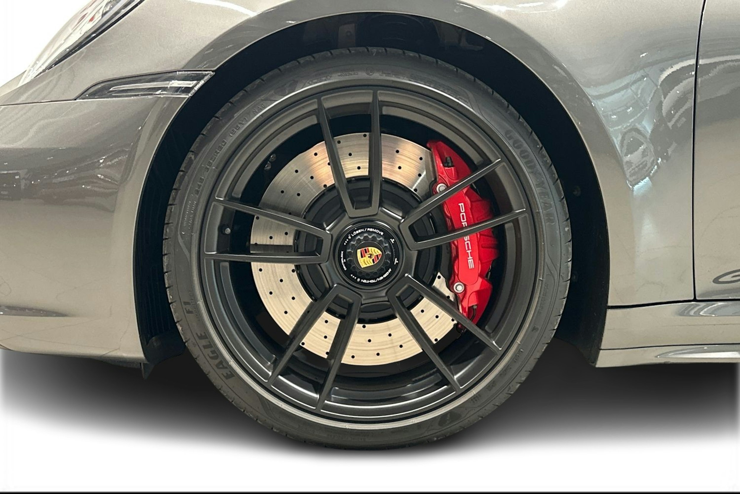 harmaa Porsche 911 2023 kuva 9.