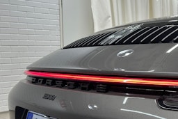 harmaa Porsche 911 2023 kuva 24.