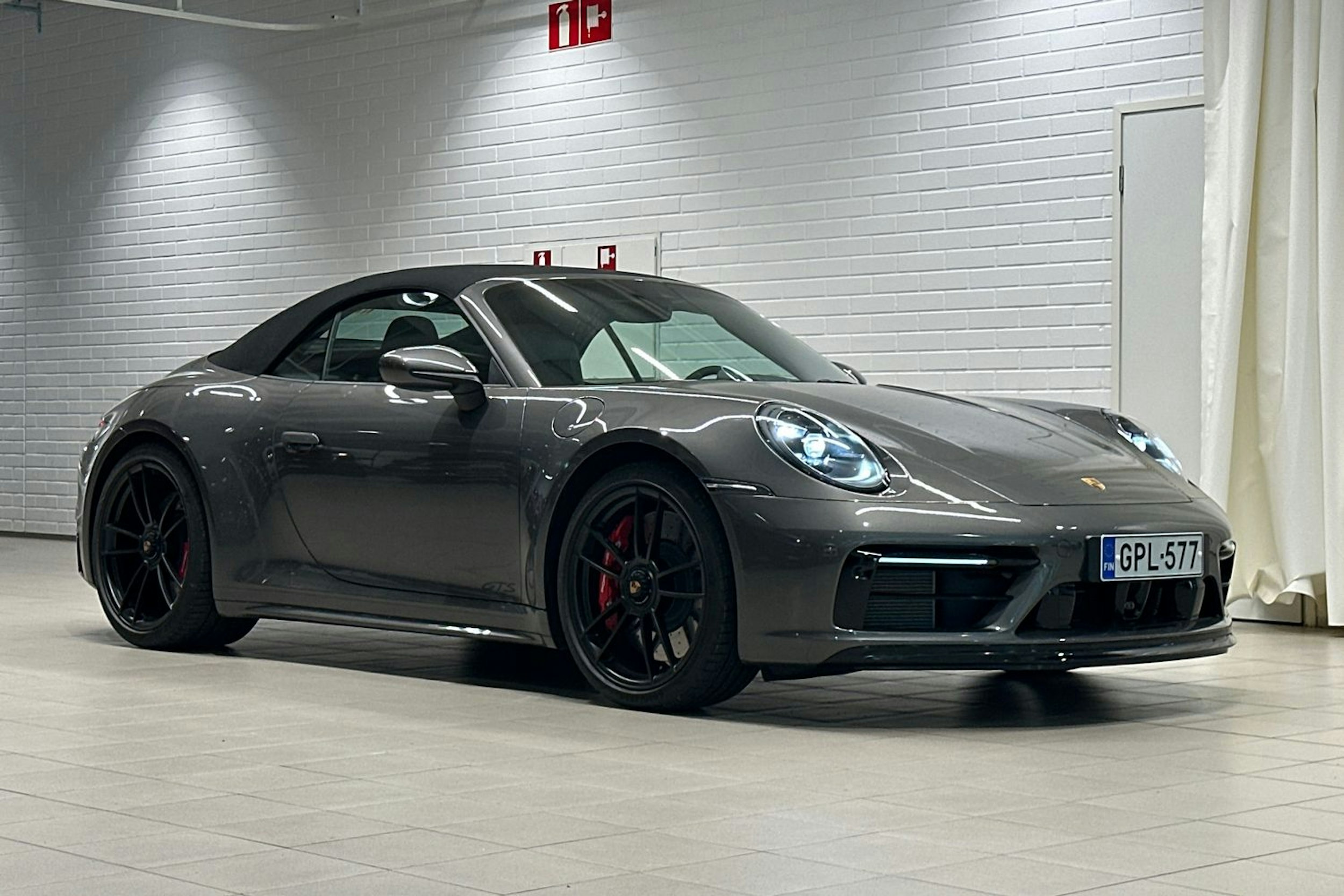harmaa Porsche 911 2023 kuva 31.