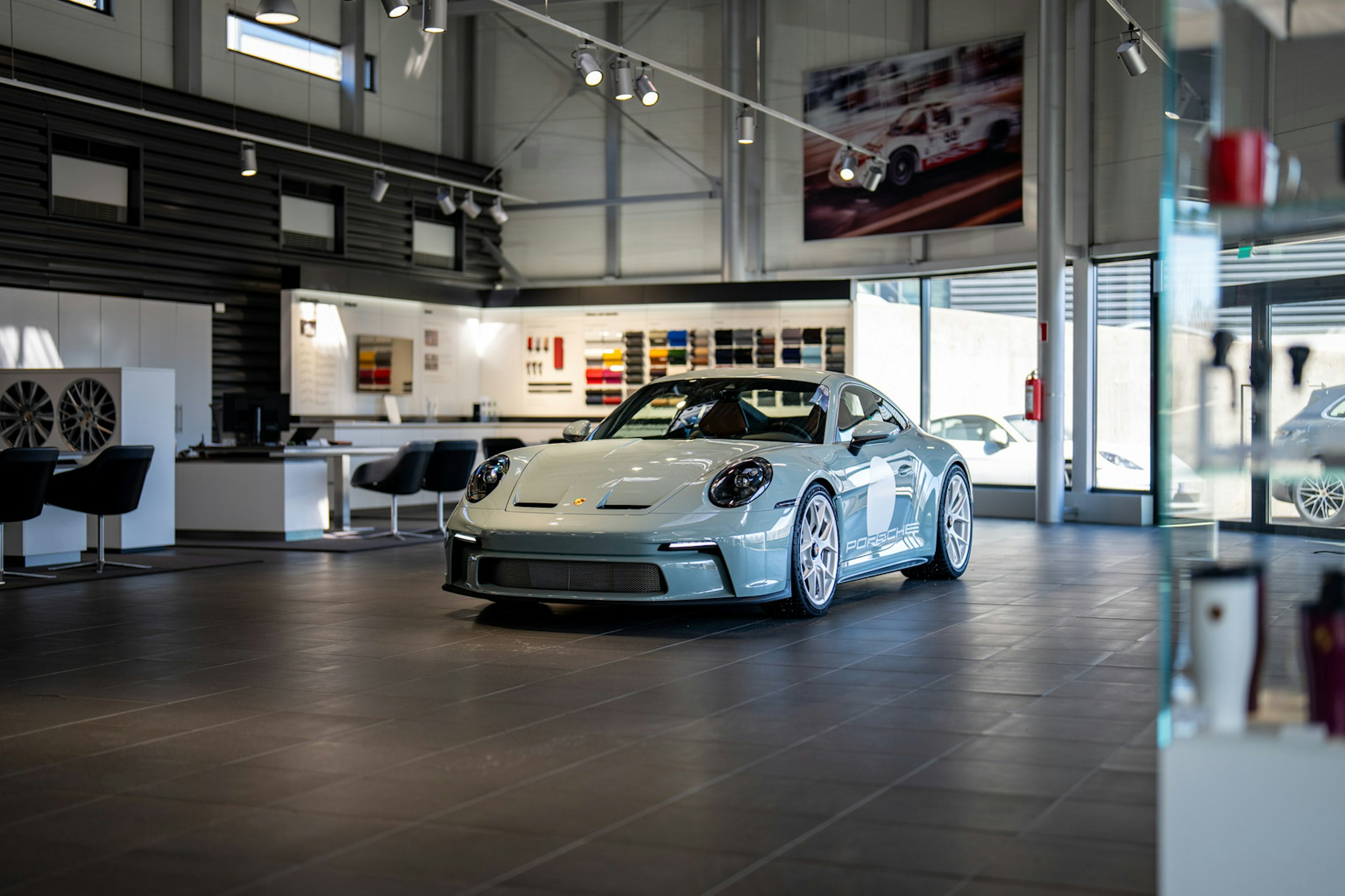 vihreä Porsche 911 2024 kuva 1.