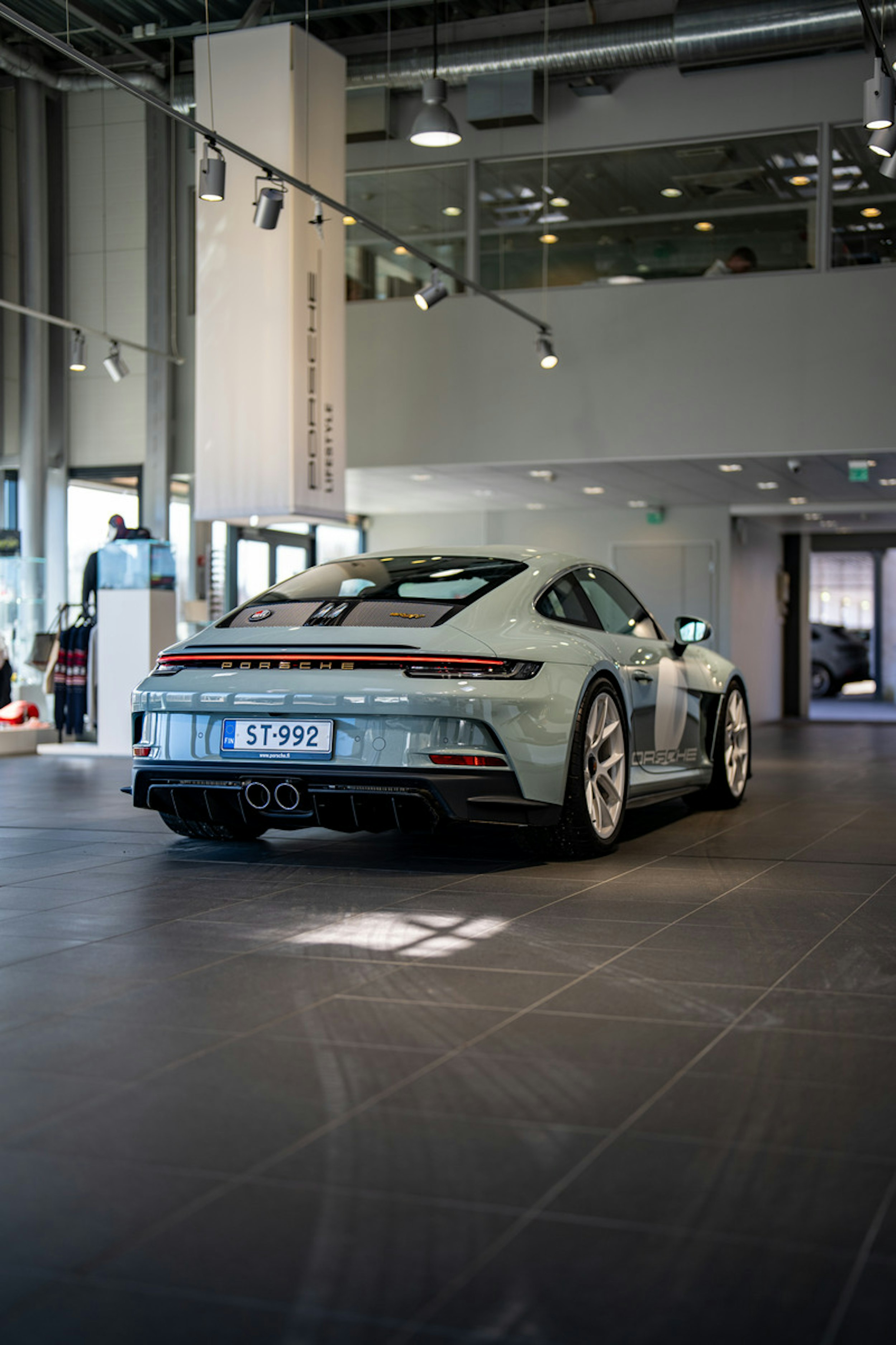 vihreä Porsche 911 2024 kuva 5.