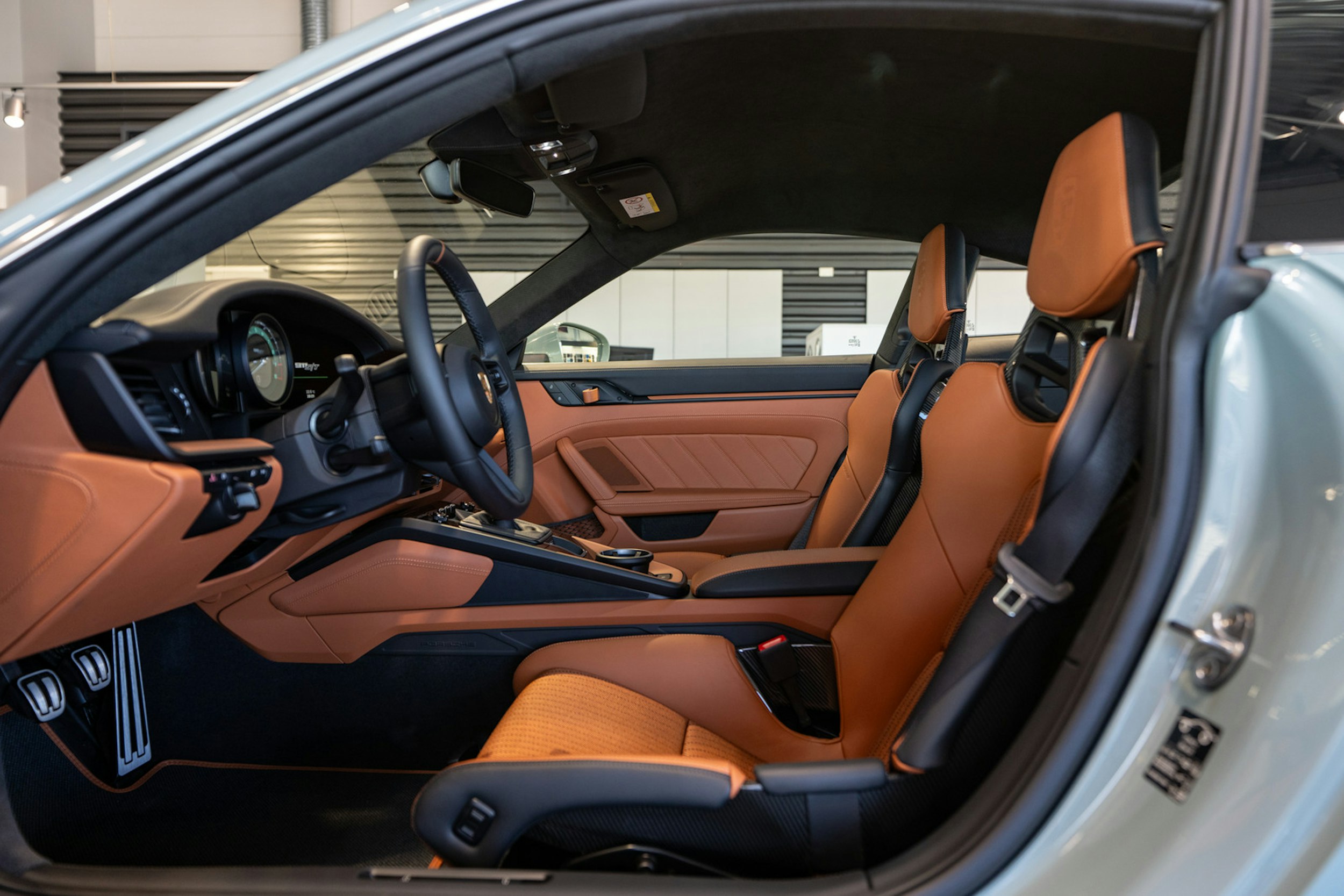 vihreä Porsche 911 2024 kuva 11.