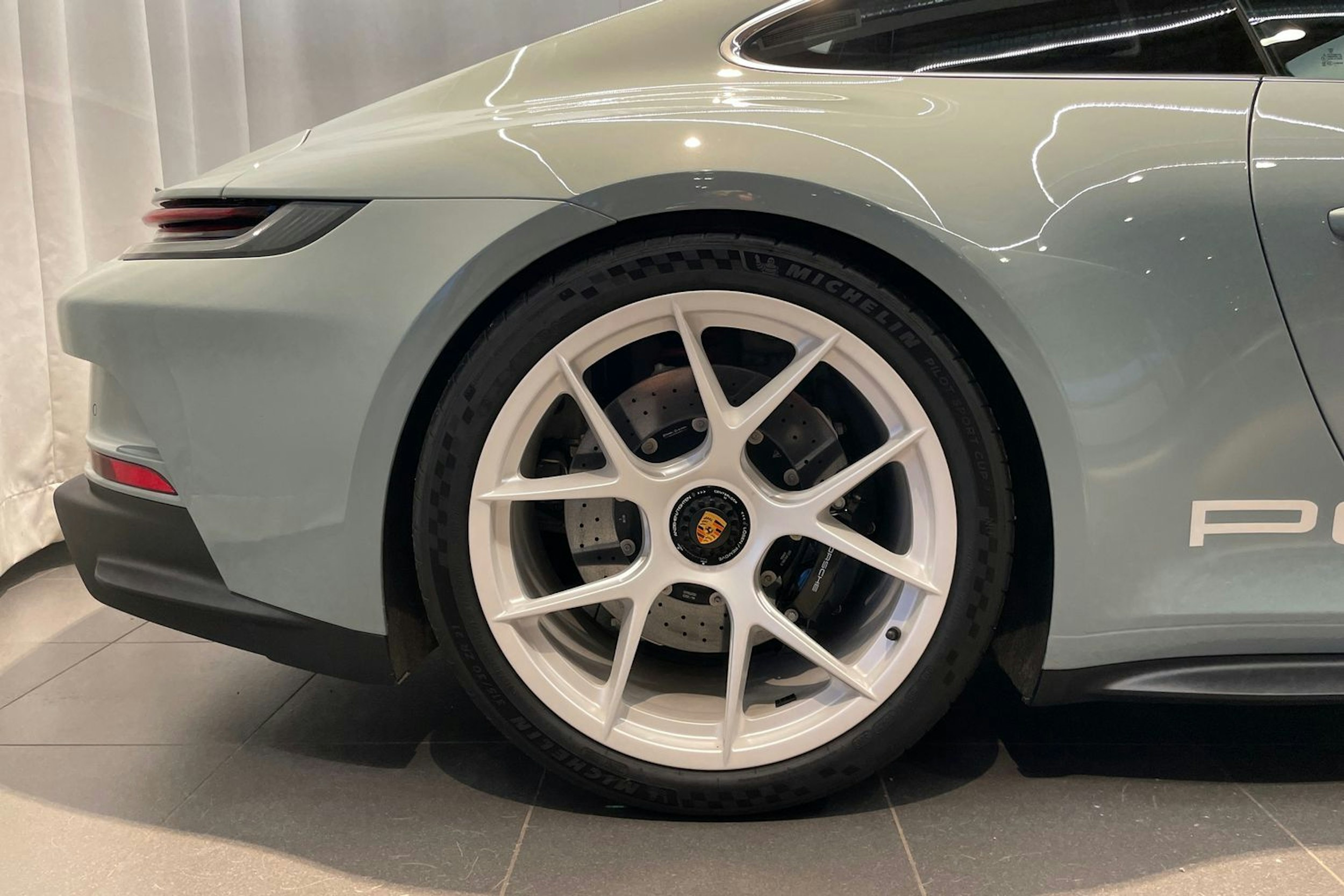 vihreä Porsche 911 2024 kuva 16.