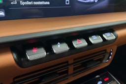 vihreä Porsche 911 2024 kuva 32.