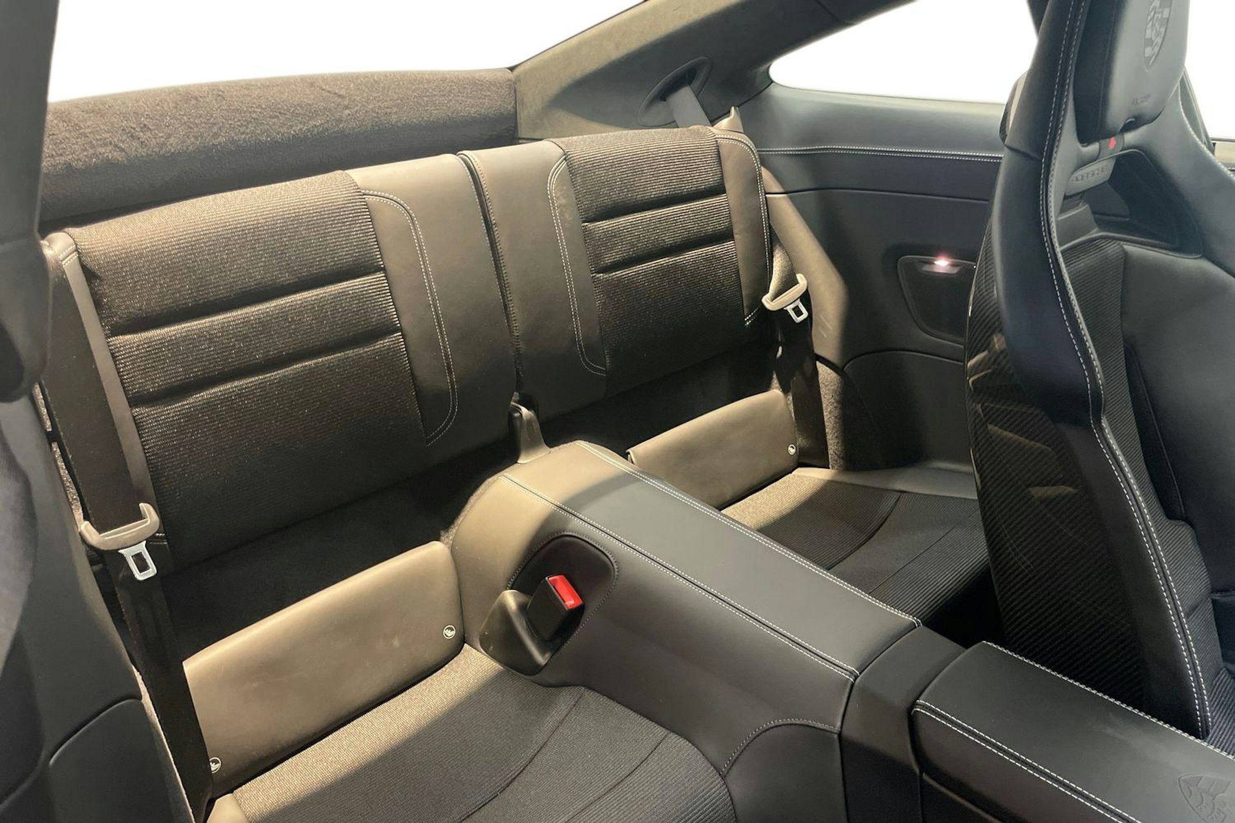 harmaa Porsche 911 2025 kuva 8.