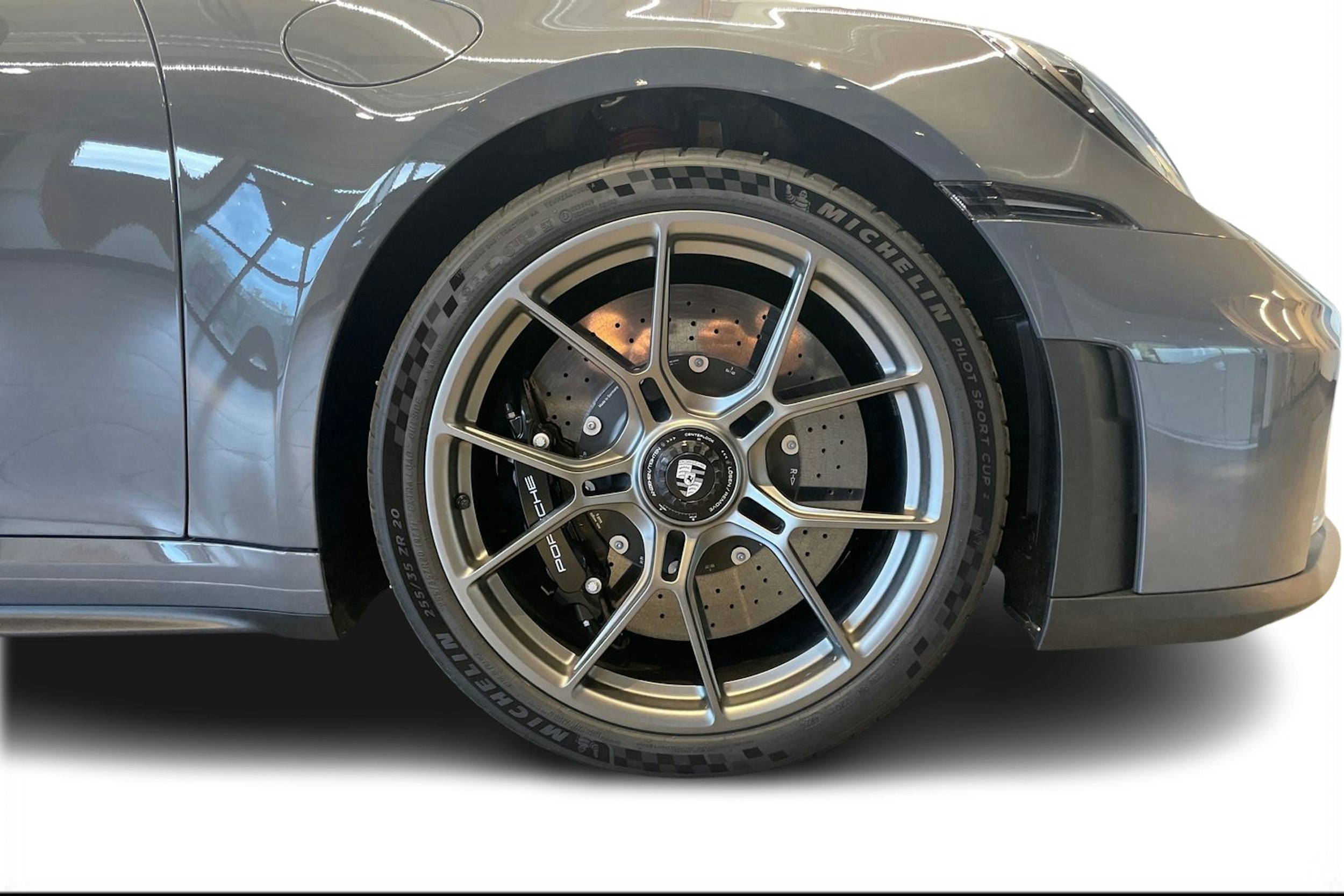 harmaa Porsche 911 2025 kuva 9.