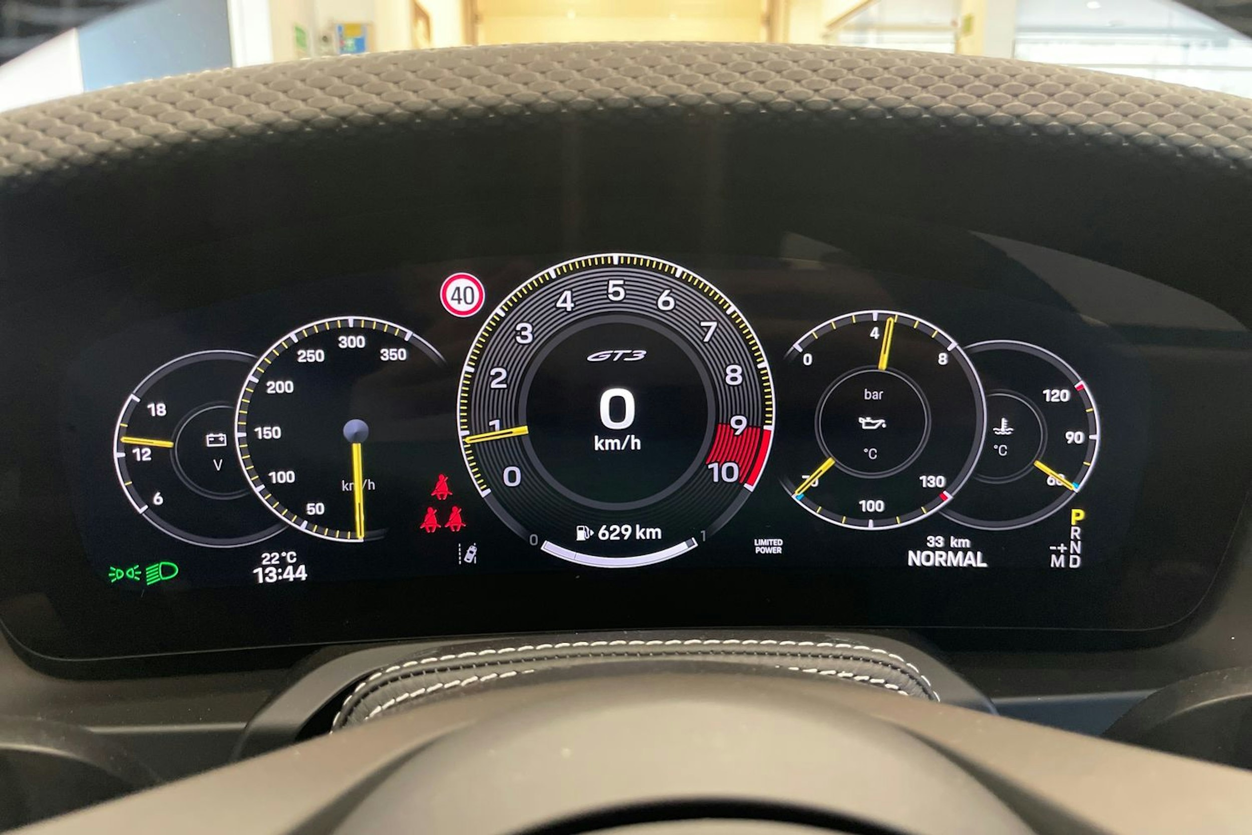 harmaa Porsche 911 2025 kuva 12.