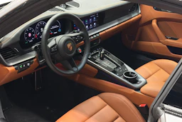 harmaa Porsche 911 2025 kuva 6.