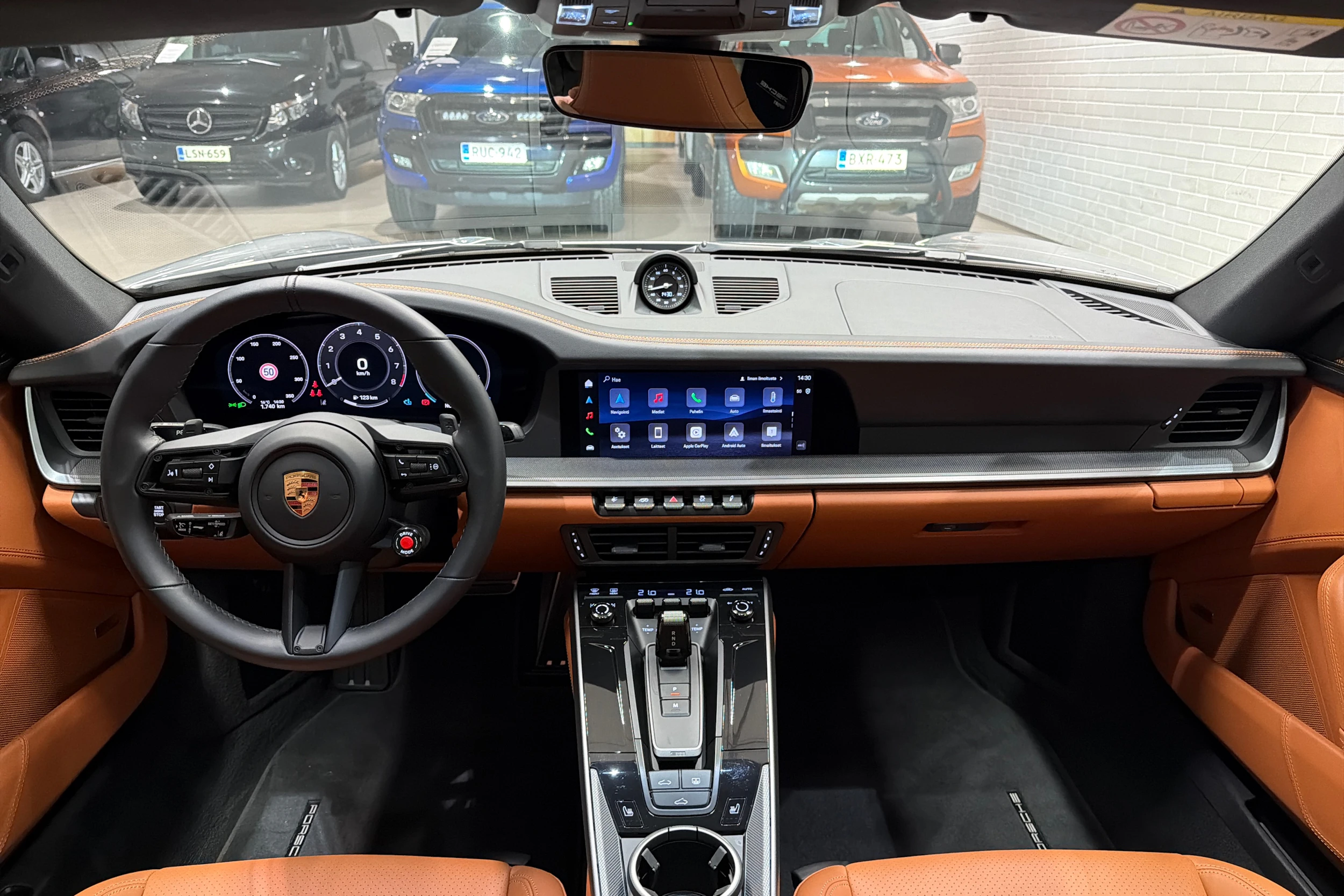 harmaa Porsche 911 2025 kuva 12.