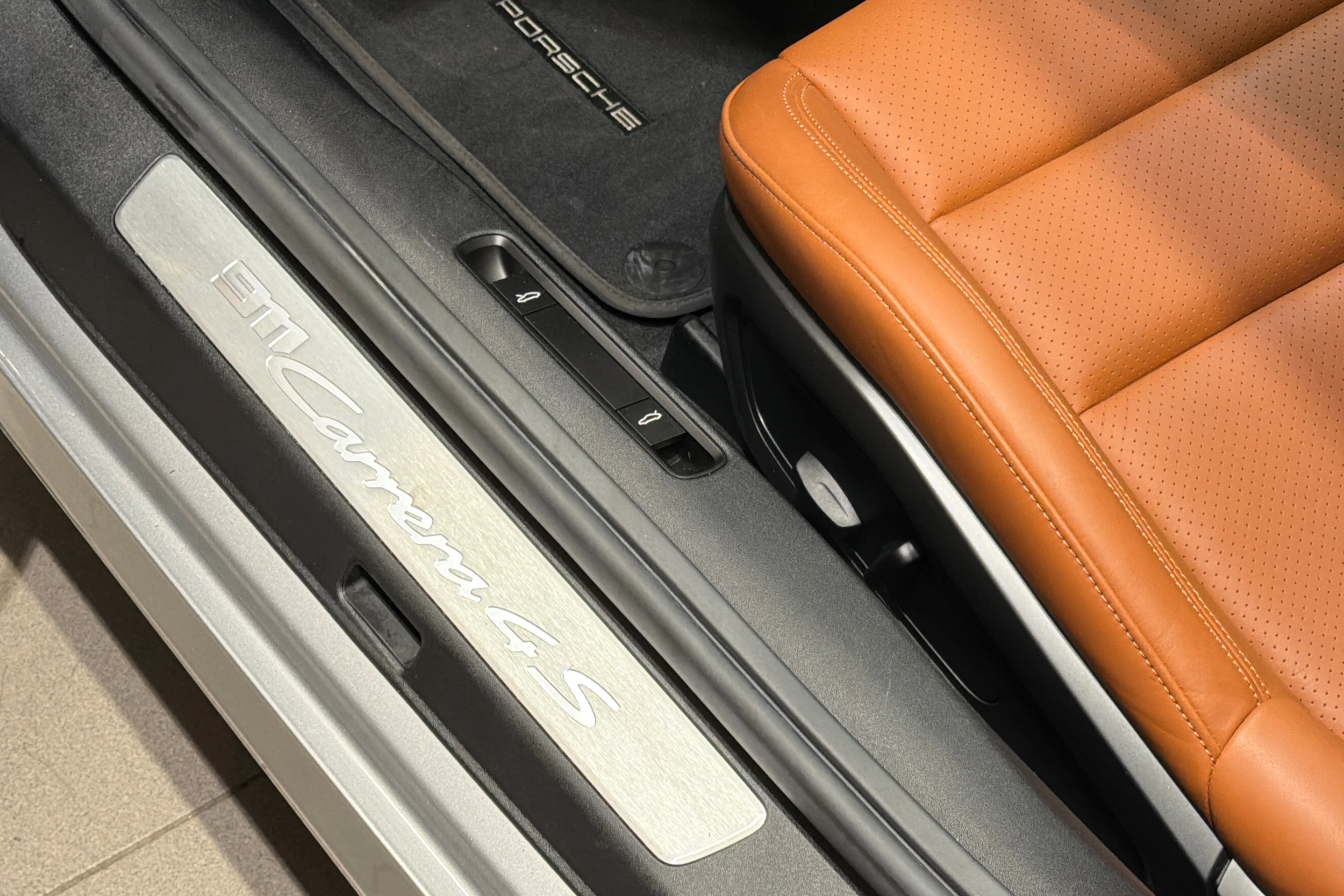 harmaa Porsche 911 2025 kuva 22.