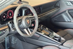 harmaa Porsche 911 2025 kuva 6.