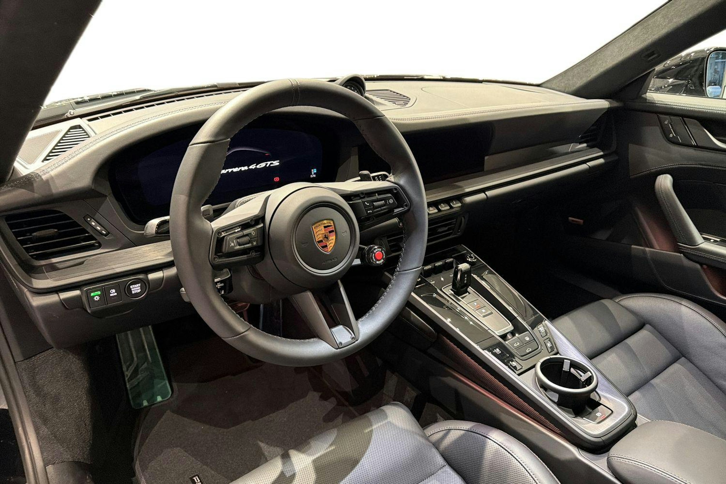 musta Porsche 911 2026 kuva 6.