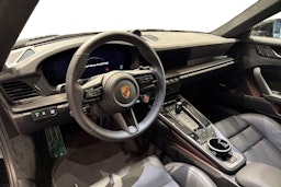 musta Porsche 911 2026 kuva 6.