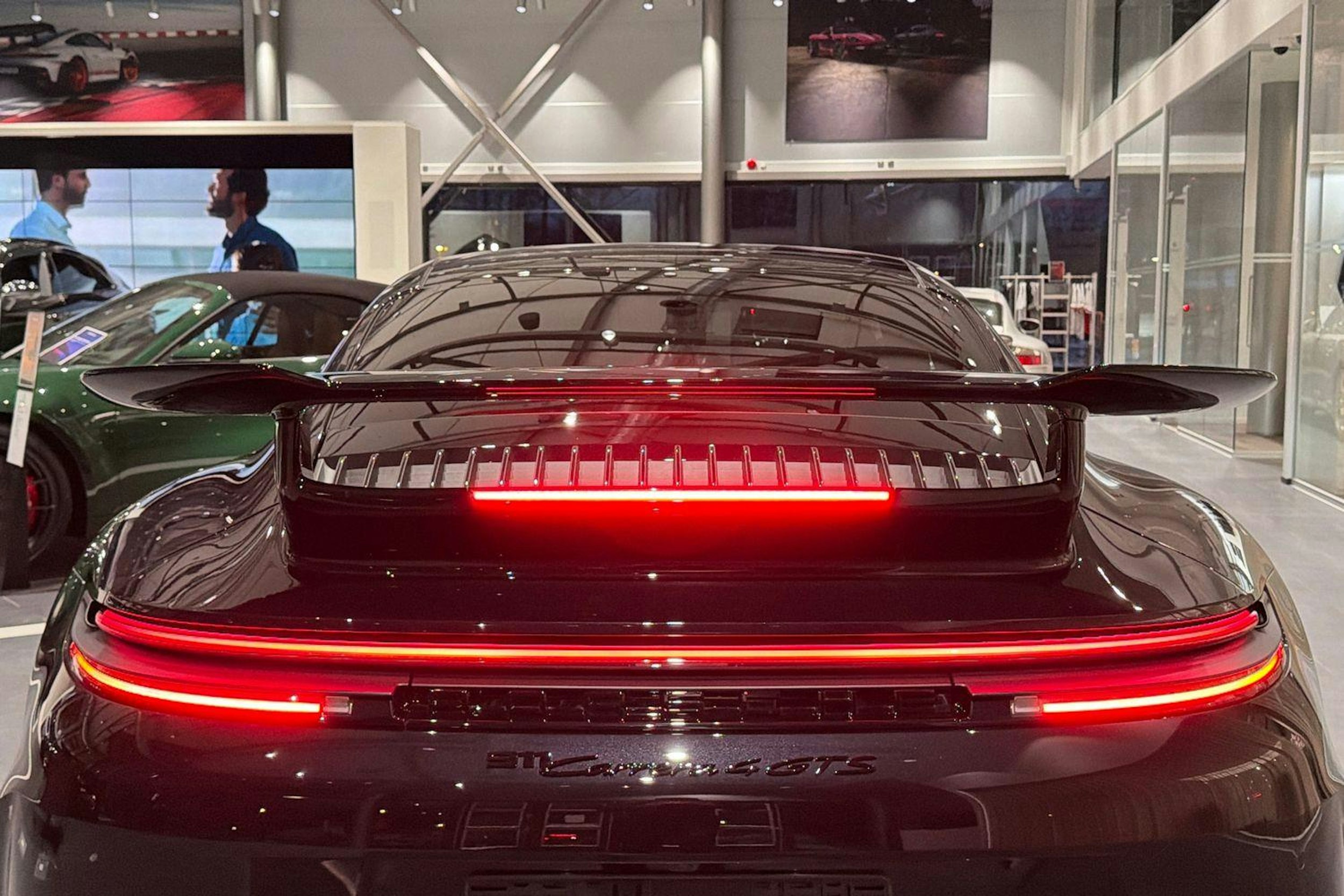 musta Porsche 911 2026 kuva 9.