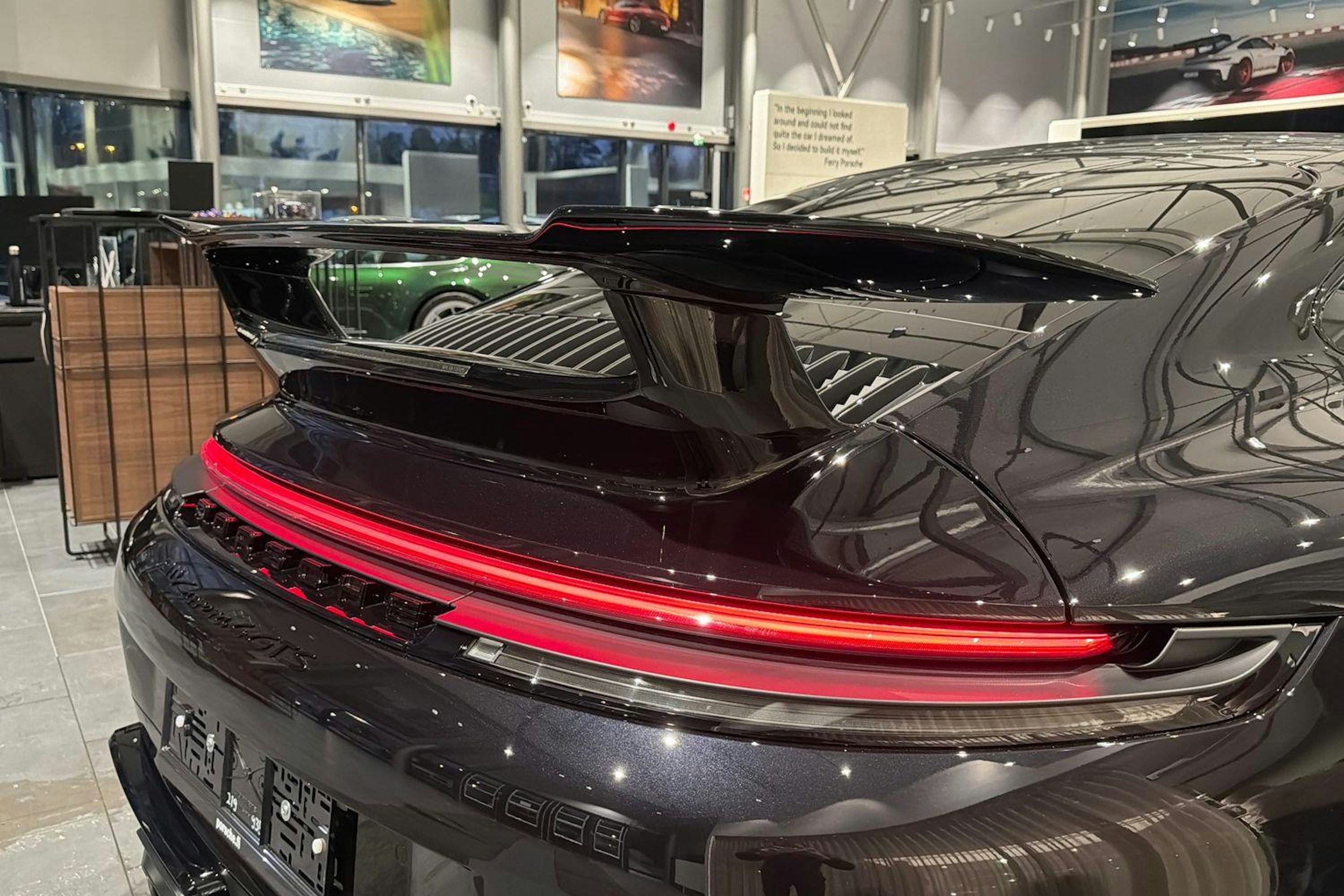 musta Porsche 911 2026 kuva 10.