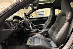 musta Porsche 911 2026 kuva 11.