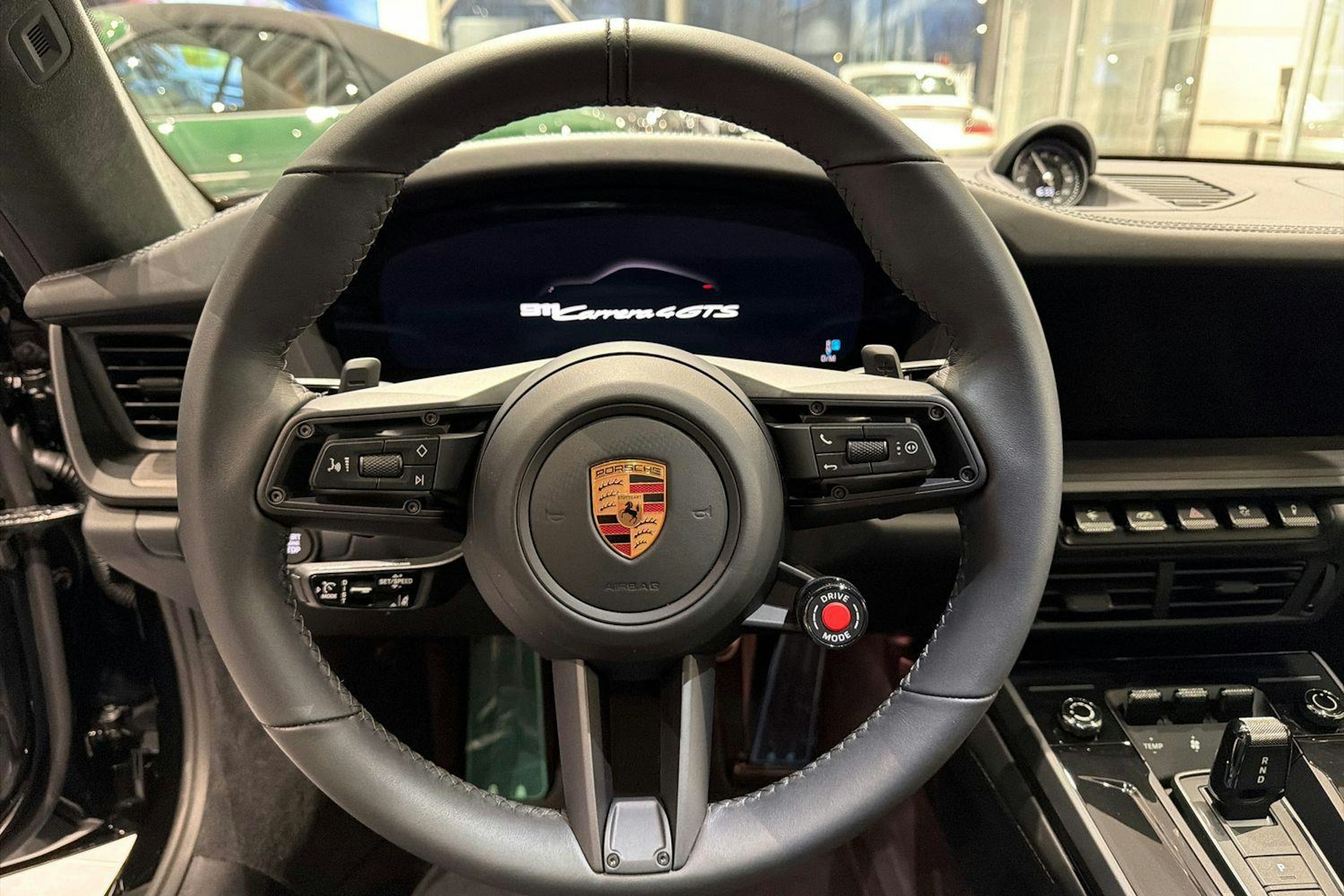 musta Porsche 911 2026 kuva 13.