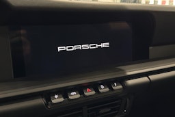 musta Porsche 911 2026 kuva 18.