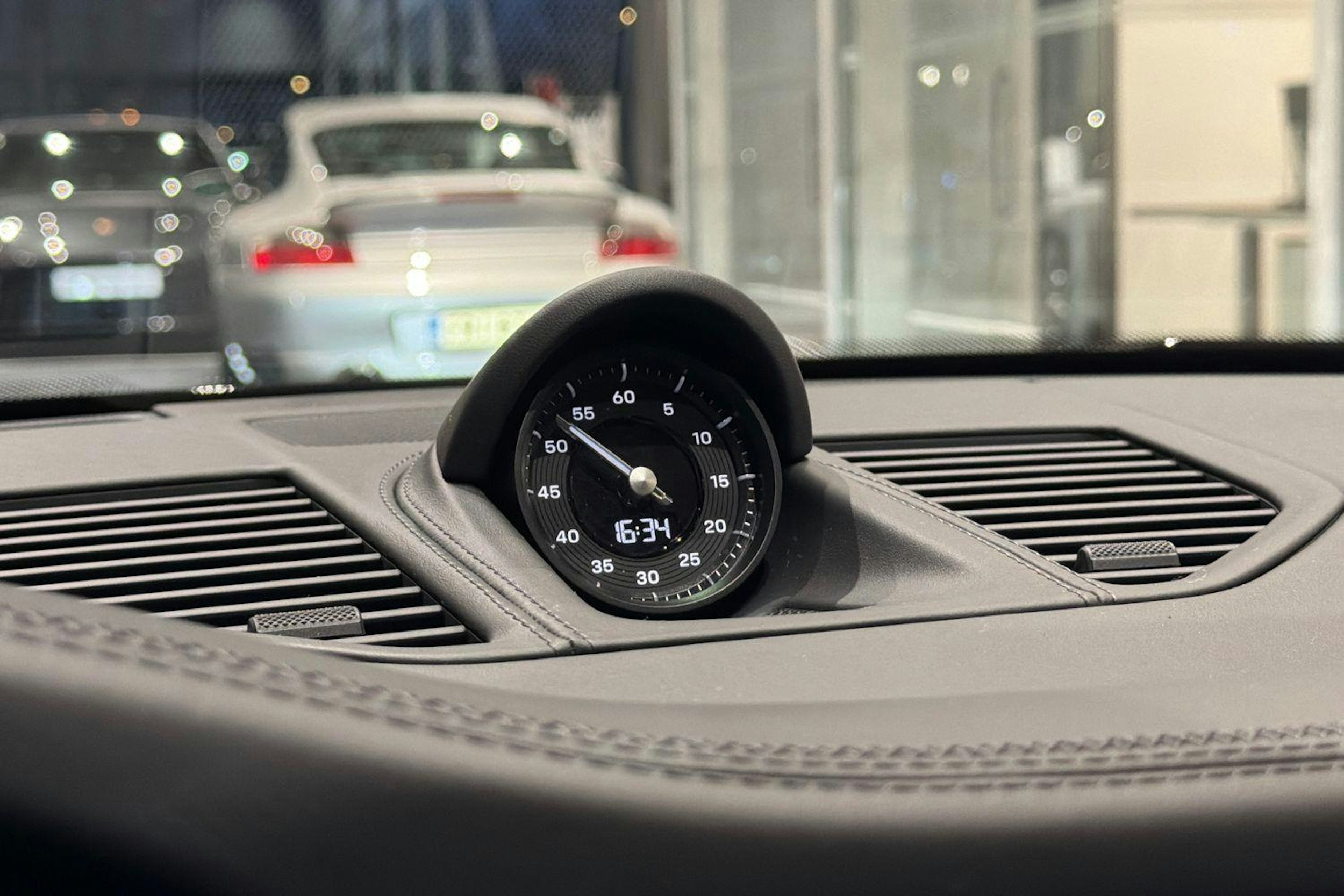 musta Porsche 911 2026 kuva 19.