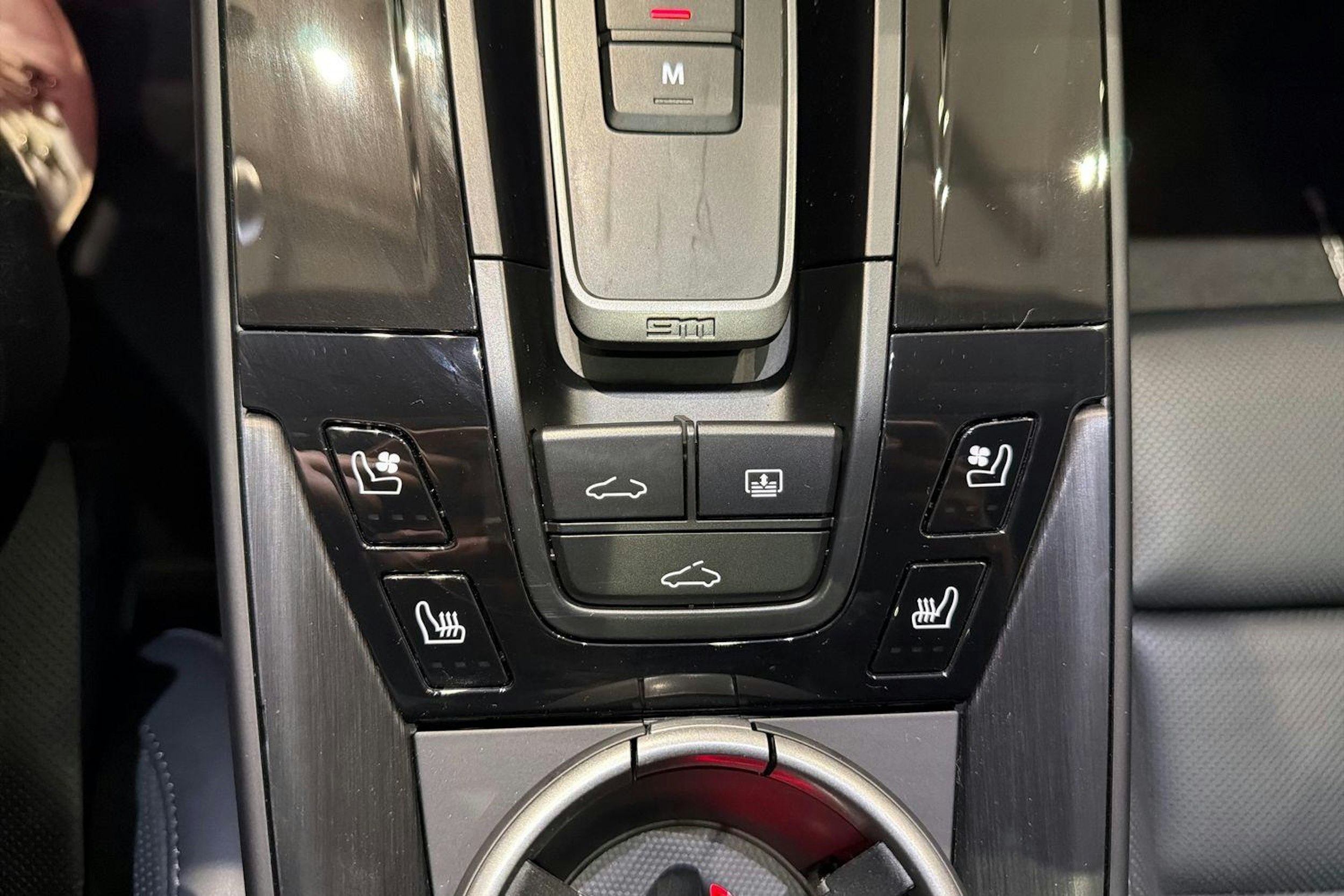 musta Porsche 911 2026 kuva 20.