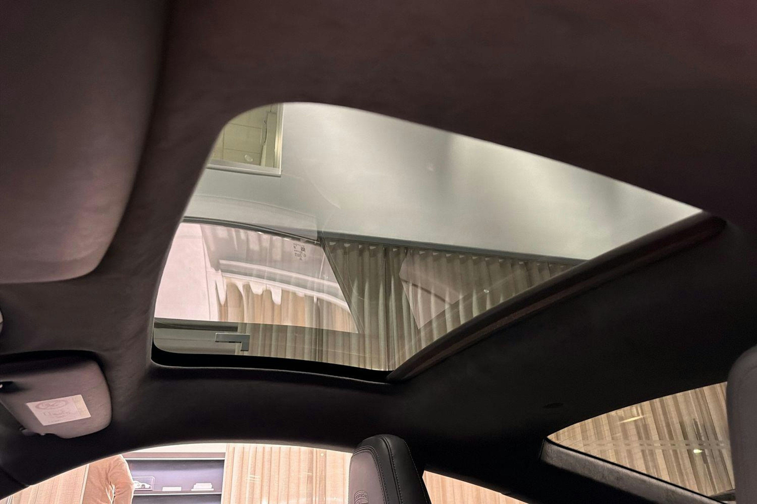 musta Porsche 911 2026 kuva 21.