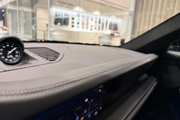 musta Porsche 911 2026 kuva 25.