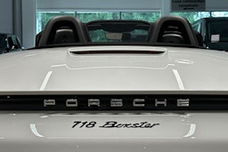 valkoinen Porsche Boxster 2024 kuva 20.